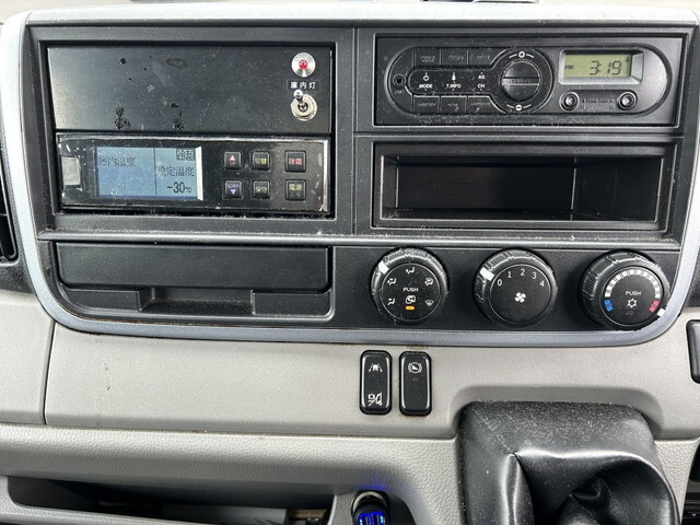 三菱ふそうキャンター冷凍車（冷蔵車）小型（2t・3t）[写真35]