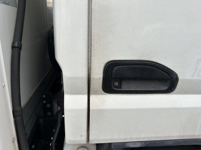 三菱ふそうキャンター冷凍車（冷蔵車）小型（2t・3t）[写真38]