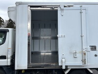 三菱ふそうキャンター冷凍車（冷蔵車）小型（2t・3t）[写真08]