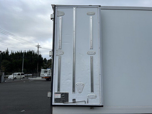 三菱ふそうキャンター冷凍車（冷蔵車）小型（2t・3t）[写真09]
