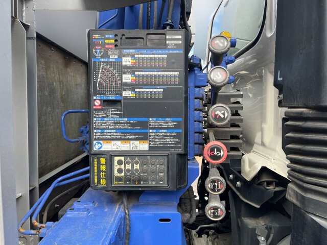 日野レンジャークレーン4段増トン（6t・8t）[写真15]