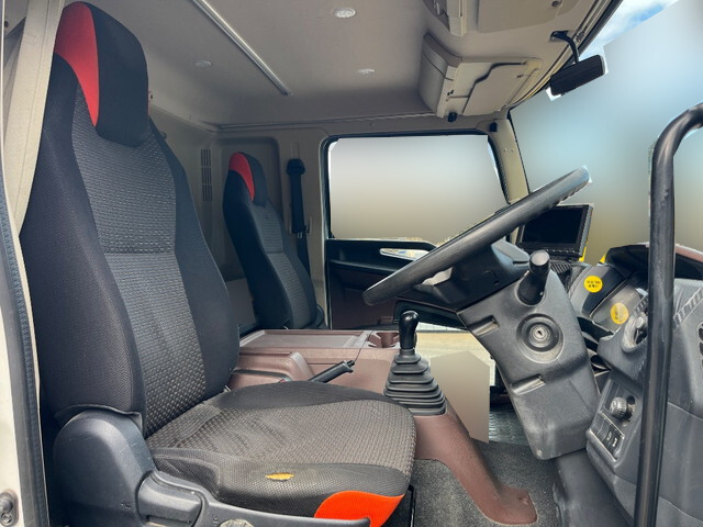 日野レンジャークレーン4段増トン（6t・8t）[写真33]