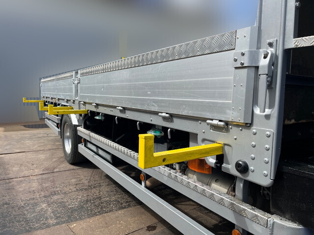 日野レンジャークレーン4段増トン（6t・8t）[写真05]