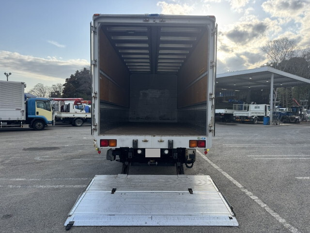 いすゞフォワードアルミウイング中型（4t）[写真10]