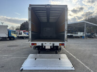 いすゞフォワードアルミウイング中型（4t）[写真11]