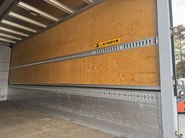 いすゞフォワードアルミウイング中型（4t）[写真15]