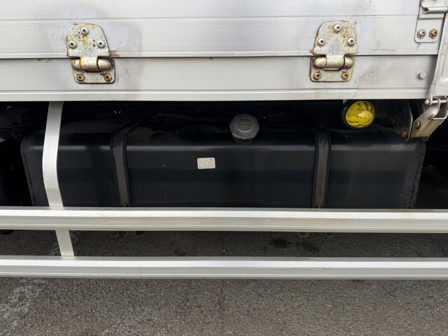 いすゞフォワードアルミウイング中型（4t）[写真23]