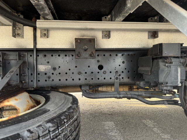 いすゞフォワードアルミウイング中型（4t）[写真24]