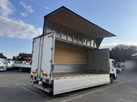 いすゞフォワードアルミウイング中型（4t）[写真02]