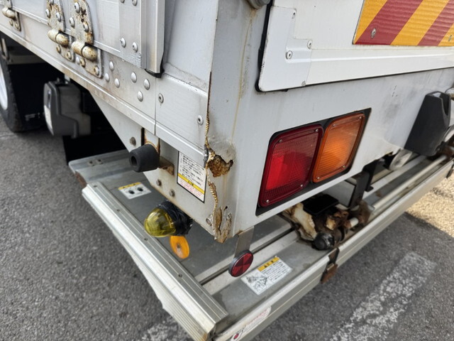 いすゞフォワードアルミウイング中型（4t）[写真39]