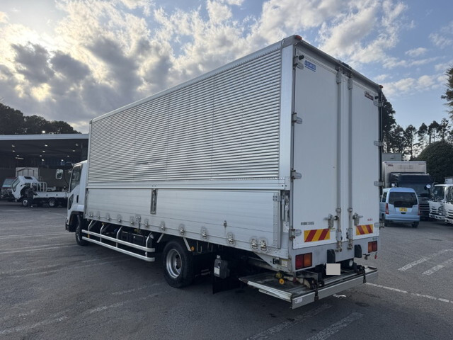 いすゞフォワードアルミウイング中型（4t）[写真06]