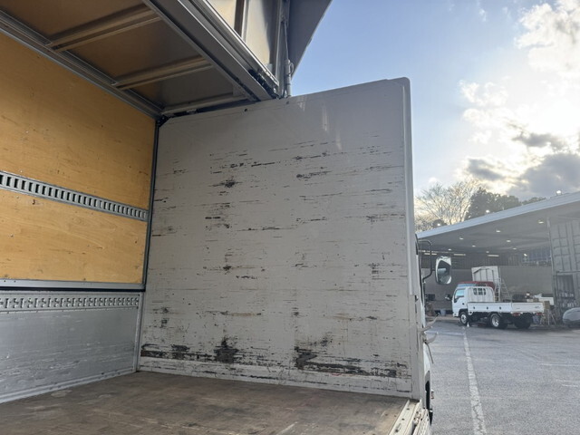 いすゞフォワードアルミウイング中型（4t）[写真08]