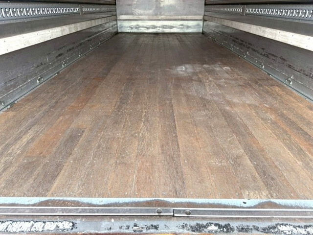 三菱ふそうファイターアルミウイング増トン（6t・8t）[写真12]