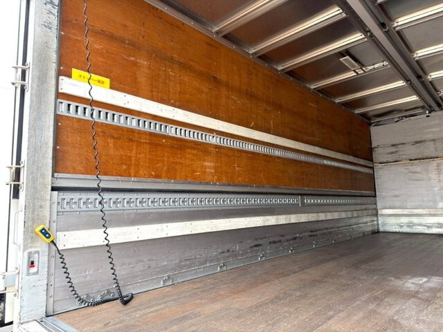 三菱ふそうファイターアルミウイング増トン（6t・8t）[写真14]