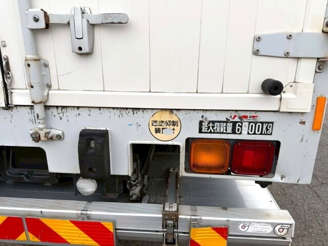 三菱ふそうファイターアルミウイング増トン（6t・8t）[写真25]
