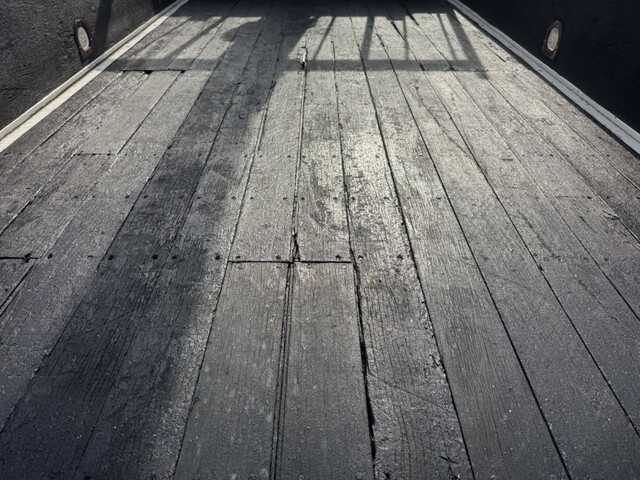 三菱ふそうキャンタークレーン3段小型（2t・3t）[写真14]