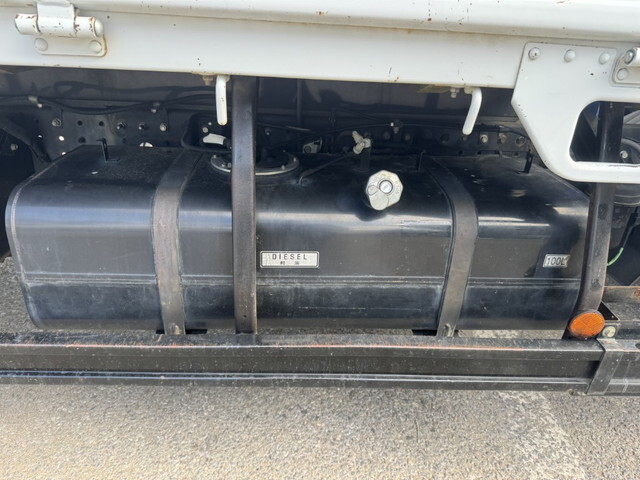 三菱ふそうキャンタークレーン3段小型（2t・3t）[写真24]