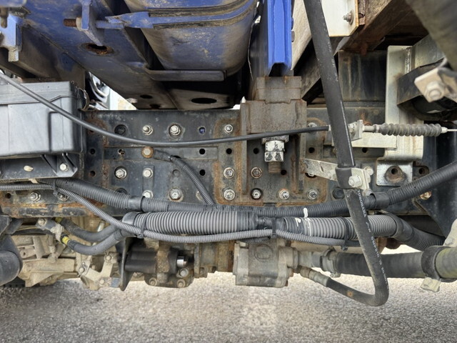 三菱ふそうキャンタークレーン3段小型（2t・3t）[写真29]