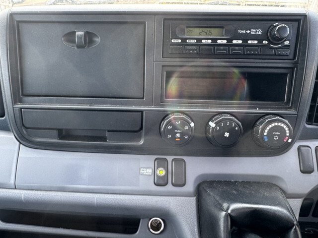 三菱ふそうキャンタークレーン3段小型（2t・3t）[写真06]