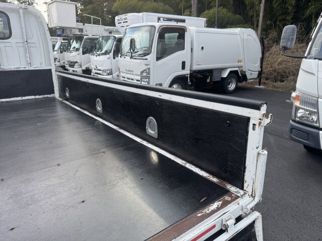 いすゞエルフ平ボディ小型（2t・3t）[写真10]