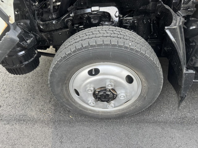 いすゞエルフ平ボディ小型（2t・3t）[写真13]