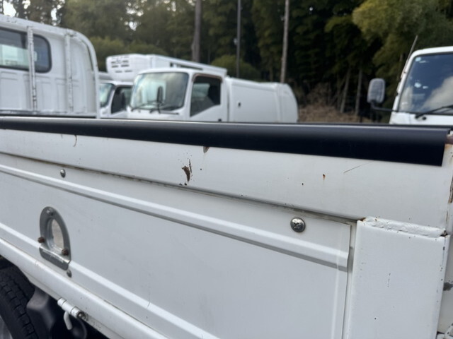 いすゞエルフ平ボディ小型（2t・3t）[写真23]