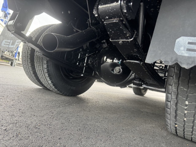 いすゞエルフ平ボディ小型（2t・3t）[写真28]