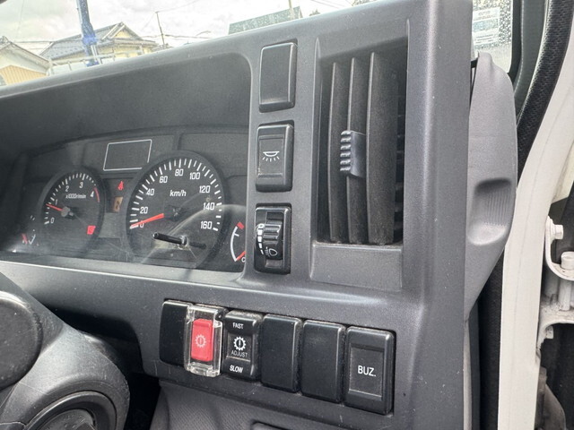 いすゞエルフ平ボディ小型（2t・3t）[写真33]