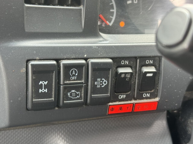 いすゞエルフ平ボディ小型（2t・3t）[写真36]