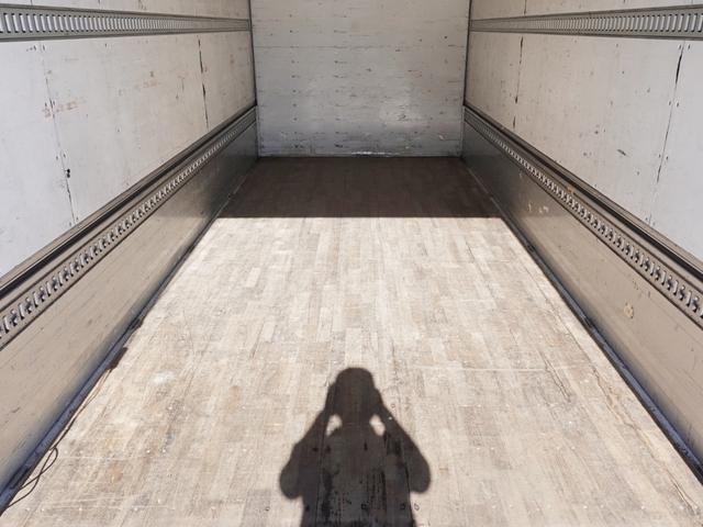 三菱ふそうファイターアルミウイング中型（4t）[写真14]