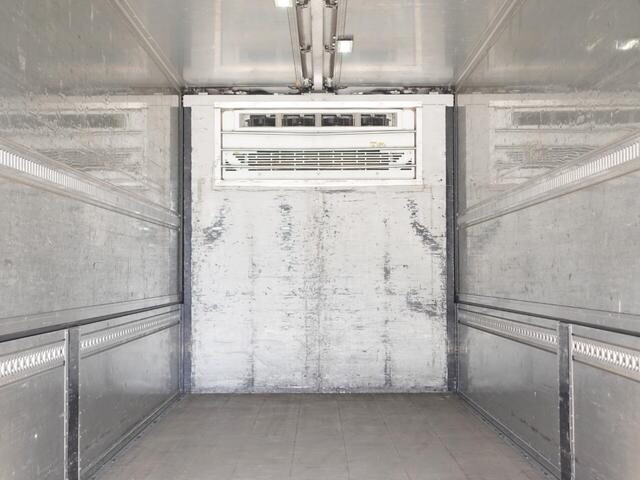 三菱ふそうスーパーグレート冷蔵冷凍ウイング大型（10t）[写真18]