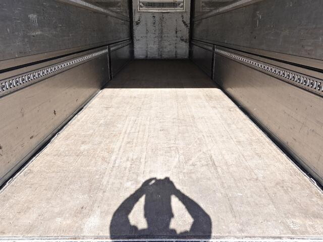 三菱ふそうスーパーグレート冷蔵冷凍ウイング大型（10t）[写真19]