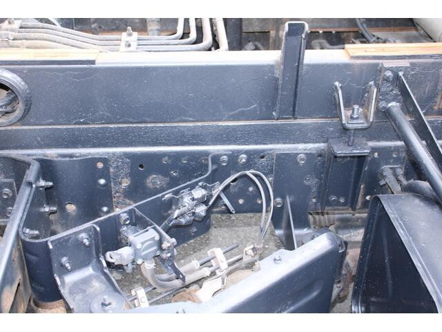 いすゞエルフパッカー車（塵芥車）小型（2t・3t）[写真28]