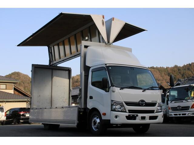 日野デュトロアルミウイング小型（2t・3t）TPG-XZU722M [写真01]