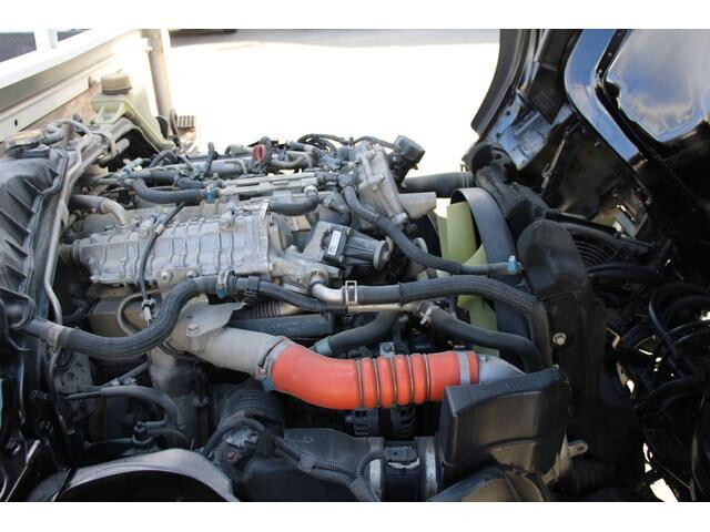 三菱ふそうキャンター平ボディ小型（2t・3t）[写真11]