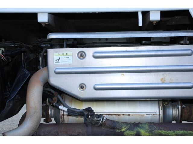 三菱ふそうキャンター平ボディ小型（2t・3t）[写真23]