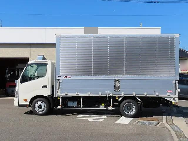 日野デュトロアルミウイング小型（2t・3t）[写真05]