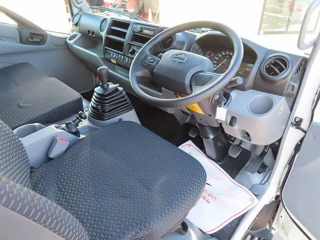 日野デュトロアルミウイング小型（2t・3t）[写真09]