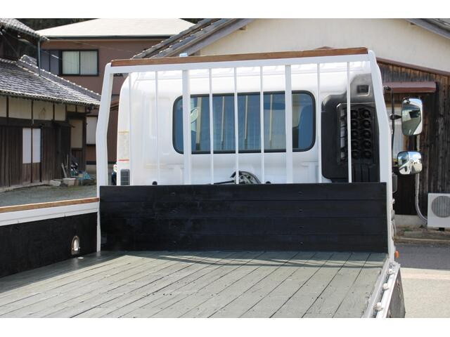 日野レンジャー平ボディ中型（4t）[写真13]