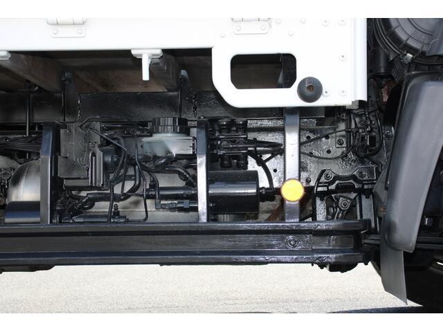 日野レンジャー平ボディ中型（4t）[写真19]