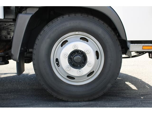 日野レンジャー平ボディ中型（4t）[写真25]