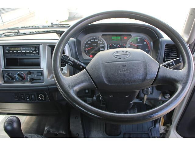 日野レンジャー平ボディ中型（4t）[写真27]