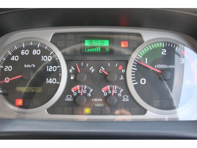 日野レンジャー平ボディ中型（4t）[写真28]