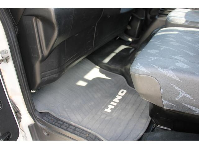 日野レンジャー平ボディ中型（4t）[写真36]