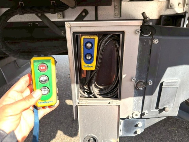 日野レンジャー冷凍車（冷蔵車）中型（4t）[写真11]