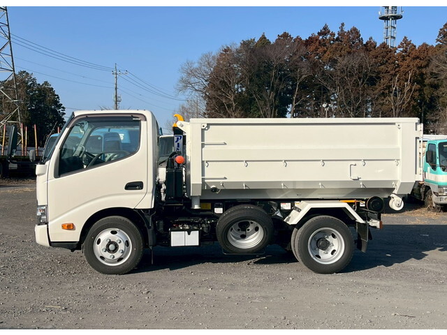 日野デュトロコンテナ専用車小型（2t・3t）[写真03]
