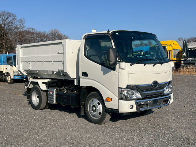 日野デュトロコンテナ専用車小型（2t・3t）[写真04]