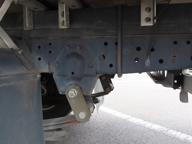 いすゞエルフ冷凍車（冷蔵車）小型（2t・3t）[写真11]