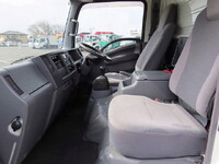 いすゞエルフ冷凍車（冷蔵車）小型（2t・3t）[写真22]