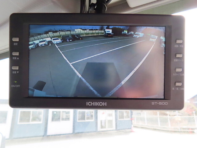 いすゞエルフ冷凍車（冷蔵車）小型（2t・3t）[写真24]